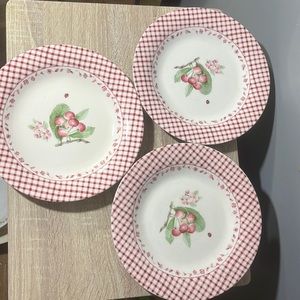 Pfaltzgraff Delicious Cherry salad dessert plates. Set of 3 discontinued…